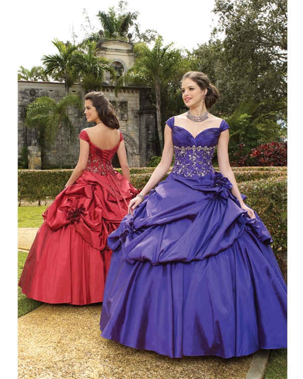 Queen Anne Neck Floor Length Ball Gown Purple Taffeta Quinceanera Dresses With Embroidery And Drapes