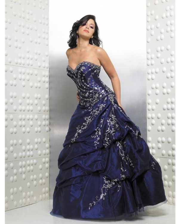 Dark Navy Full Length Ball Gown Sweatheart Strapless Quinceanera Dresses With Delicate Embroidery