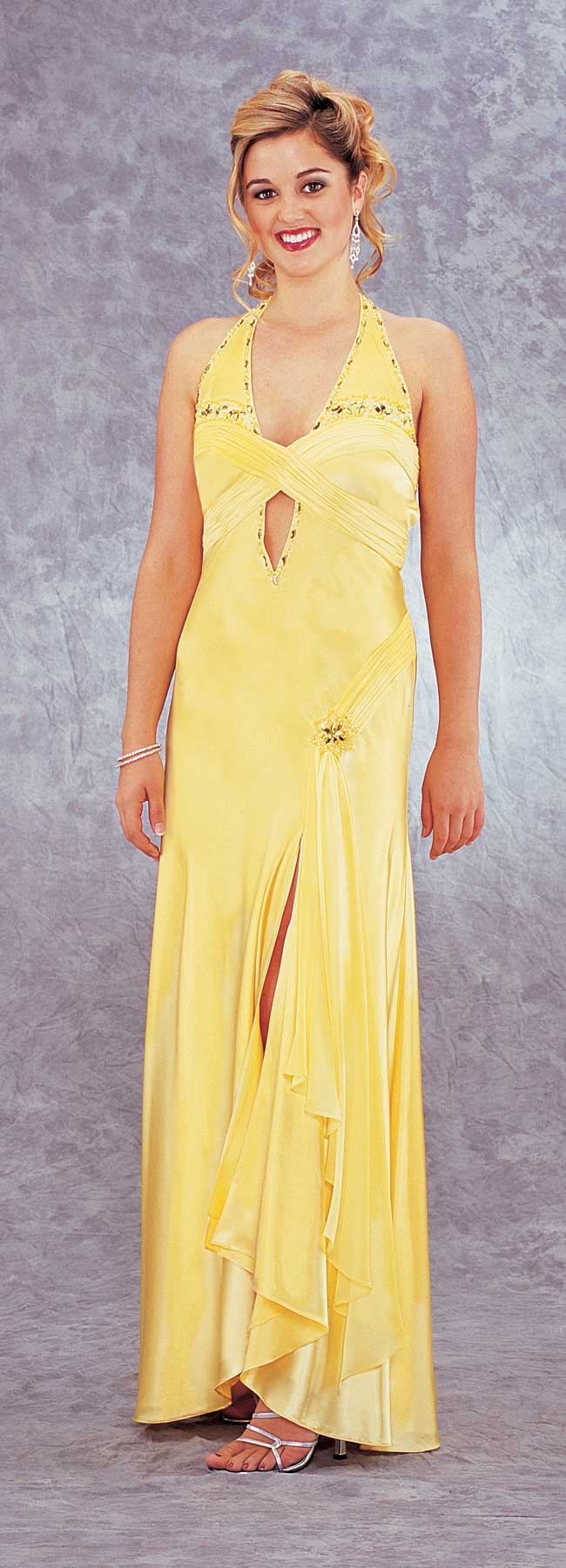 Halter Floor Length Yellow Sheath Chiffon Prom Dresses With Beads 