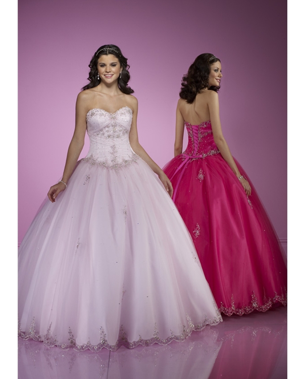 White Ball Gown Sweetheart Strapless Floor Length Tulle Quinceanera Dresses With Embroidery