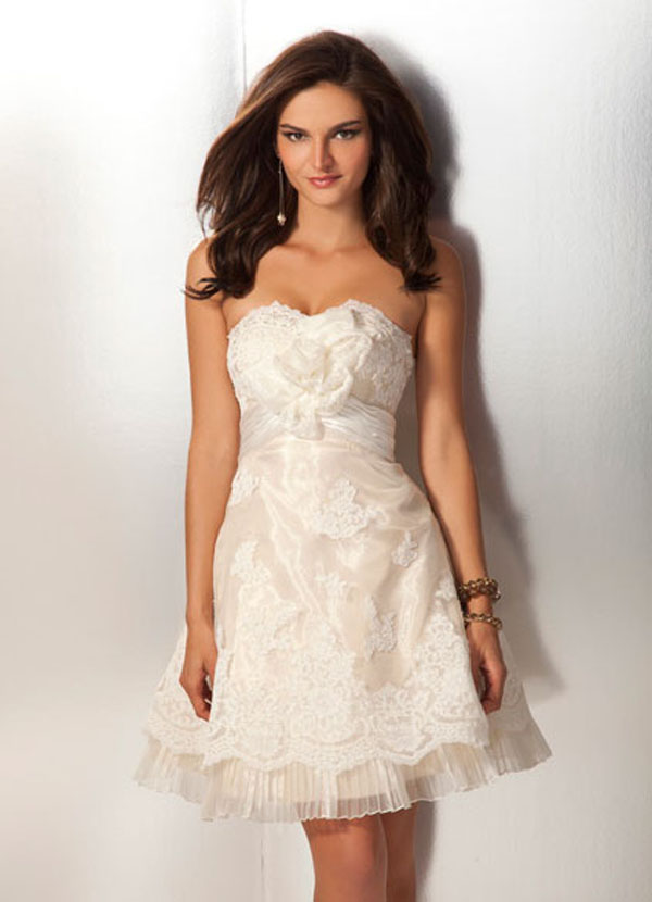 Ivory Strapless Sweetheart Empire Short Mini Organza A Line Prom Dresses With Lace 