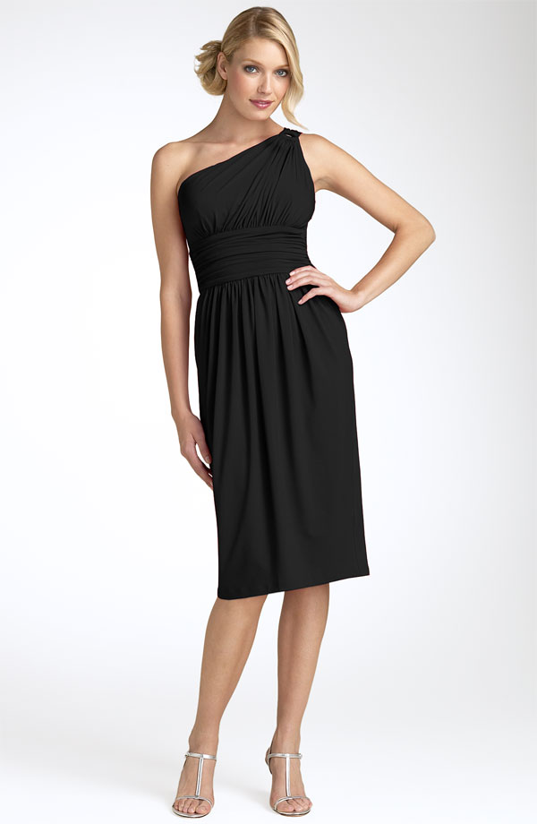 Black Column One Shoulder Knee Length Zipper Pleated Chiffon Bridesmaid Dresses