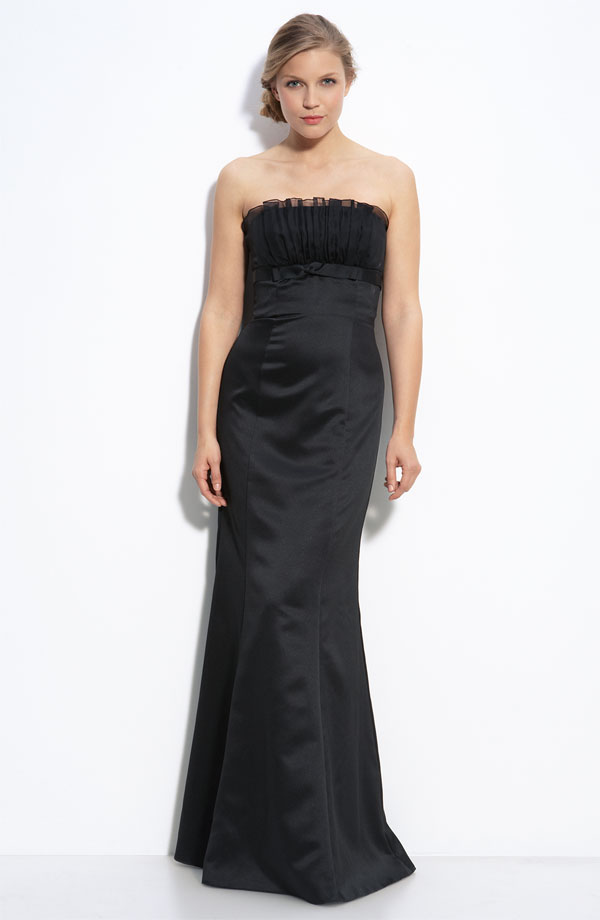 Black Column Strapless Full Length Zipper Satin Bridesmaid Dresses With Ruffles 