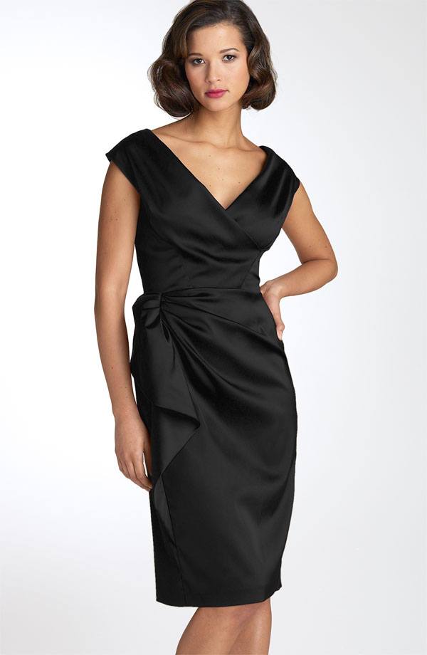 Black Column V Neck And Sleeveless Zipper Knee Length Satin Mother Of Bride Dresses