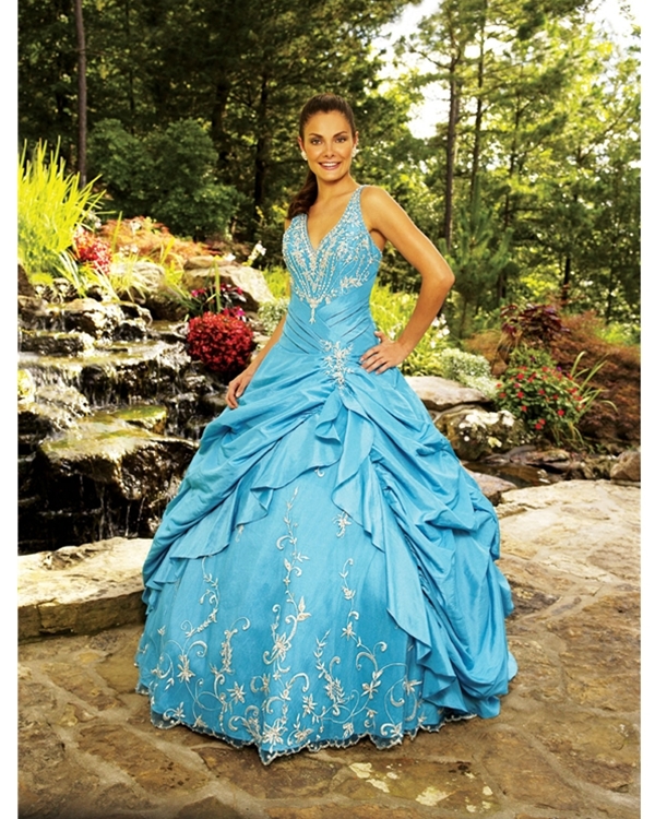 Blue Ball Gown V Neck Zipper Full Length Quinceanera Dresses With Beading Embroidery And Ruffles 