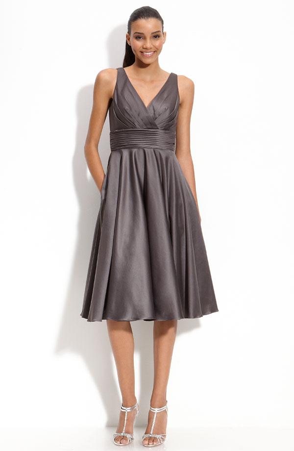 Dark Grey a Line V Neck and Sleeveless Zipper Knee Length Pleated Satin ...