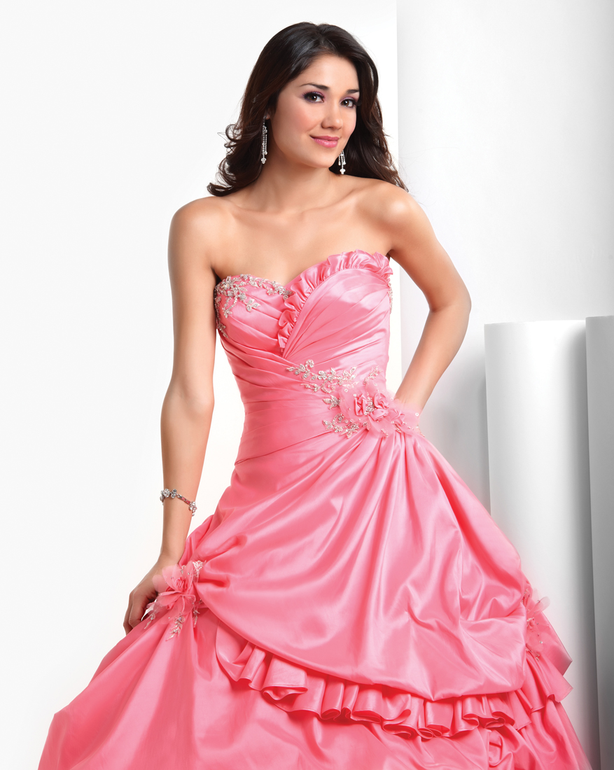 Pink Ball Gown Sweetheart Bandage Full Length Quinceanera Dresses With Flowers And Ruffles 