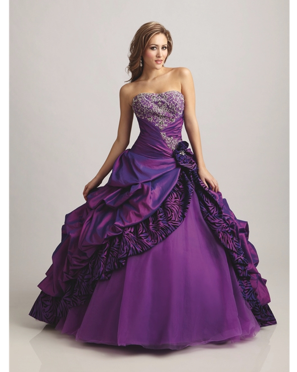 Strapless Sweatheart Floor Length Ball Gown Purple Quinceanera Dresses With Gorgeous Embroidery 