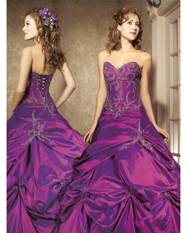 Romantic Full Length Ball Gown Sweatheart Strapless Purple Quinceanera Dresses With Glittery Embroidery